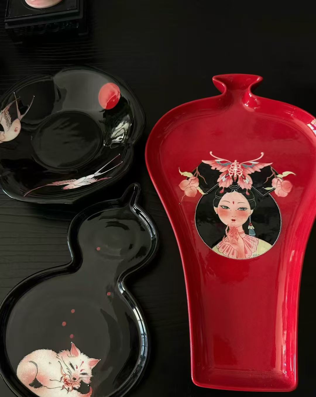 Gege Portrait — Vase & Plate Group