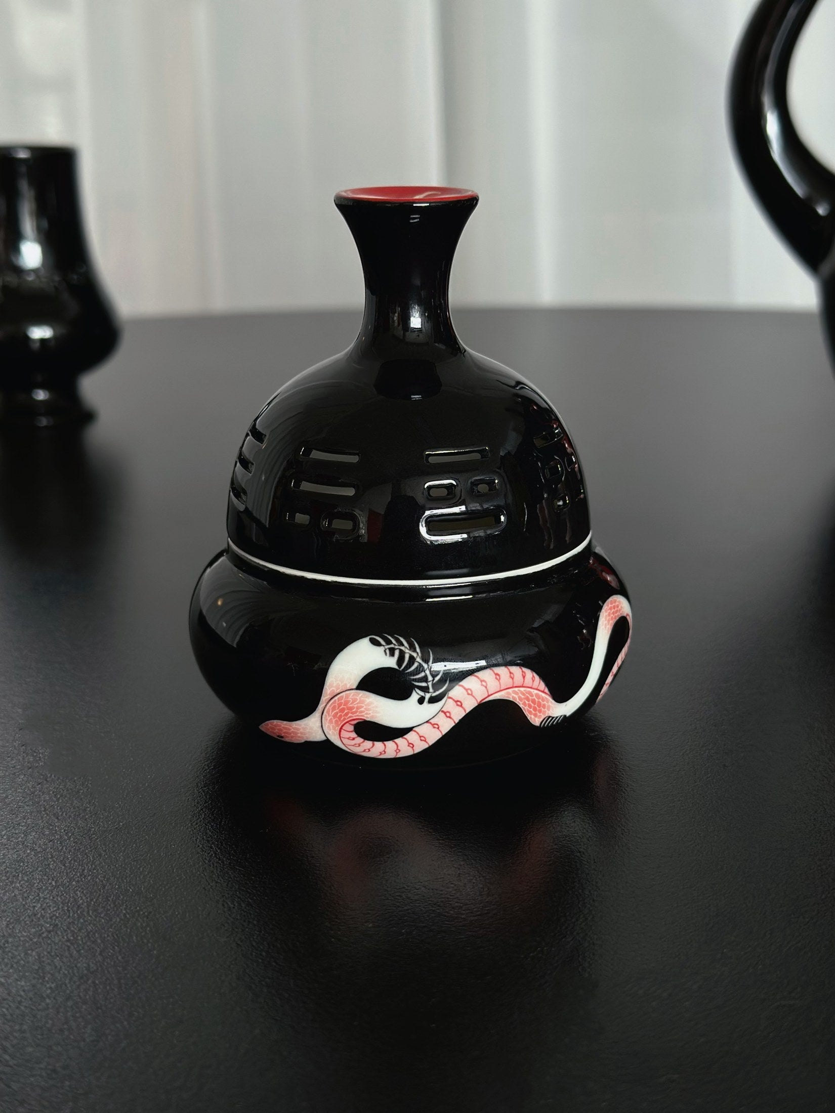 Serpents & smoke